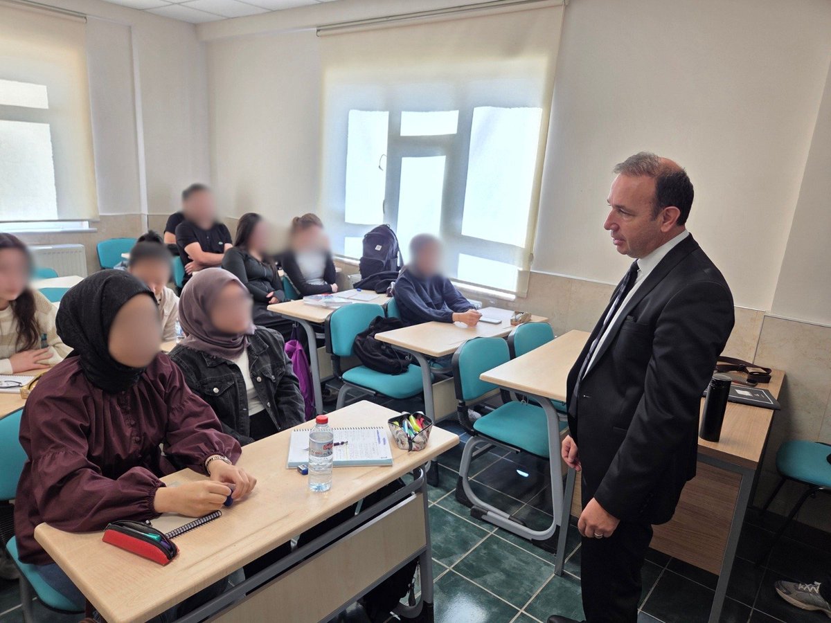 develimem's tweet photo. İlçe Milli Eğitim Şube Müdürümüz Sayın Ali COŞKUN, Halk Eğitimi Merkezimizde devam eden Destekleme ve Yetiştirme Kursları (DYK) ile Hayat Boyu Öğrenme kapsamındaki hobi ve meslek kurslarını ziyaret etti.@tcmeb @kayserimem https://t.co/pIfn6PO1AN