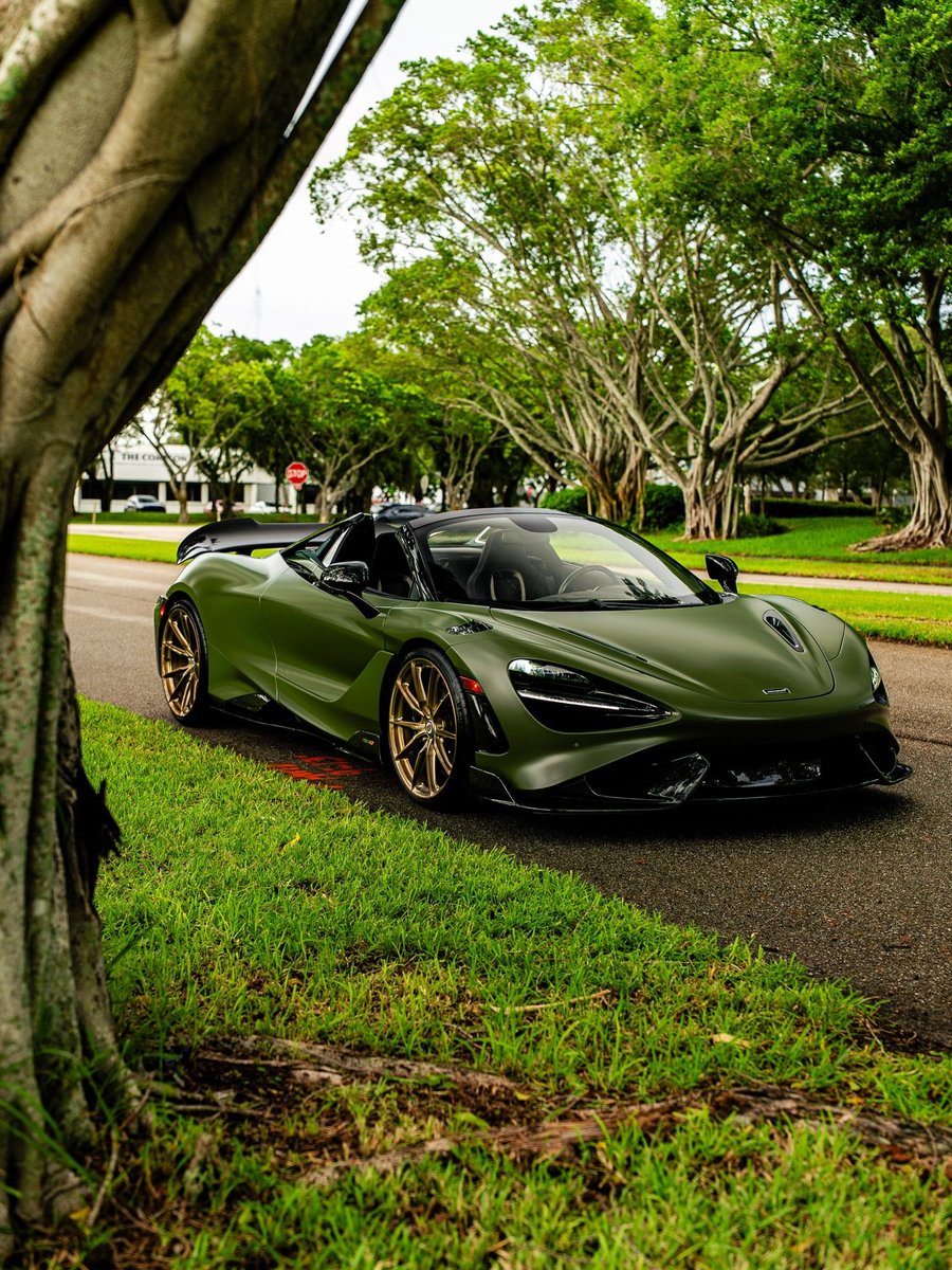 TheAutoHub's tweet photo. McLaren 765LT https://t.co/8fNdjEXqDw