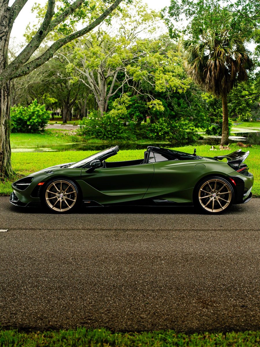 TheAutoHub's tweet photo. McLaren 765LT https://t.co/8fNdjEXqDw