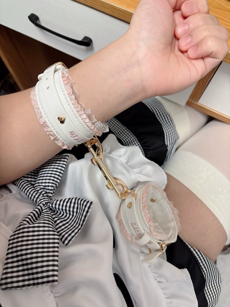 aoeoaopq's tweet photo. 姐姐喜欢嘛

#女仆 #直男 https://t.co/op8pmbHW7v