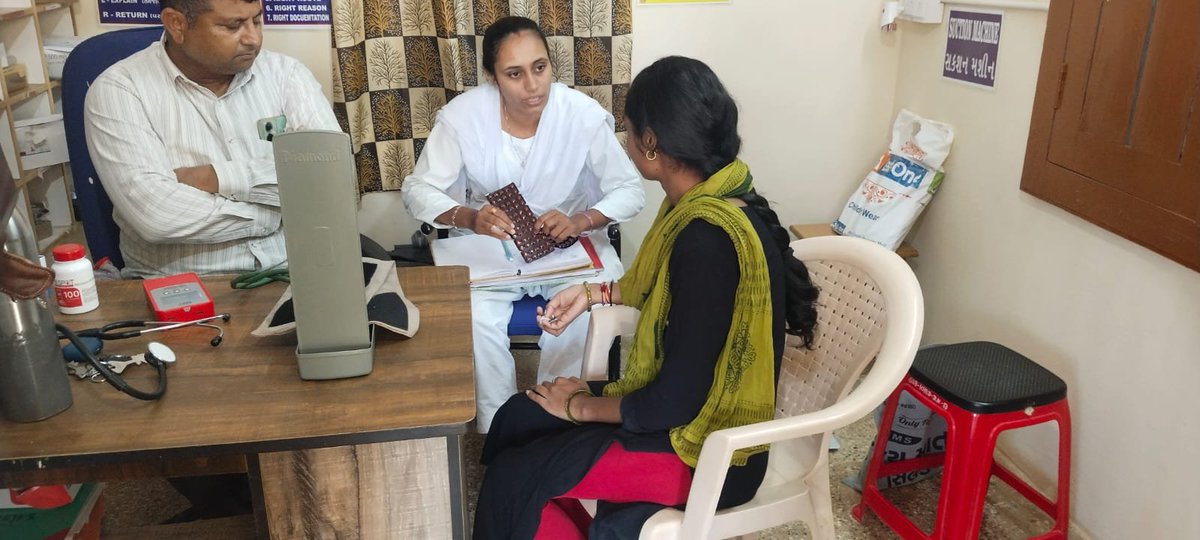 Rimapatel96's tweet photo. સેવા - મારું યોગદાન" ઝુંબેશ અંતર્ગત આયુષ્માન આરોગ્ય મંદિર ખેડ ખાતે એનિમિયા સ્ક્રીનીંગ અને Hb ટેસ્ટિંગ કેમ્પ યોજાયો. કિશોર, કિશોરીઓ અને સગર્ભા માતાઓનું હિમોગ્લોબિન ચેકઅપ કરી IFA સીરપ/ગોળીઓનું વિતરણ કરવામાં આવ્યું. https://t.co/hszzNkWioC