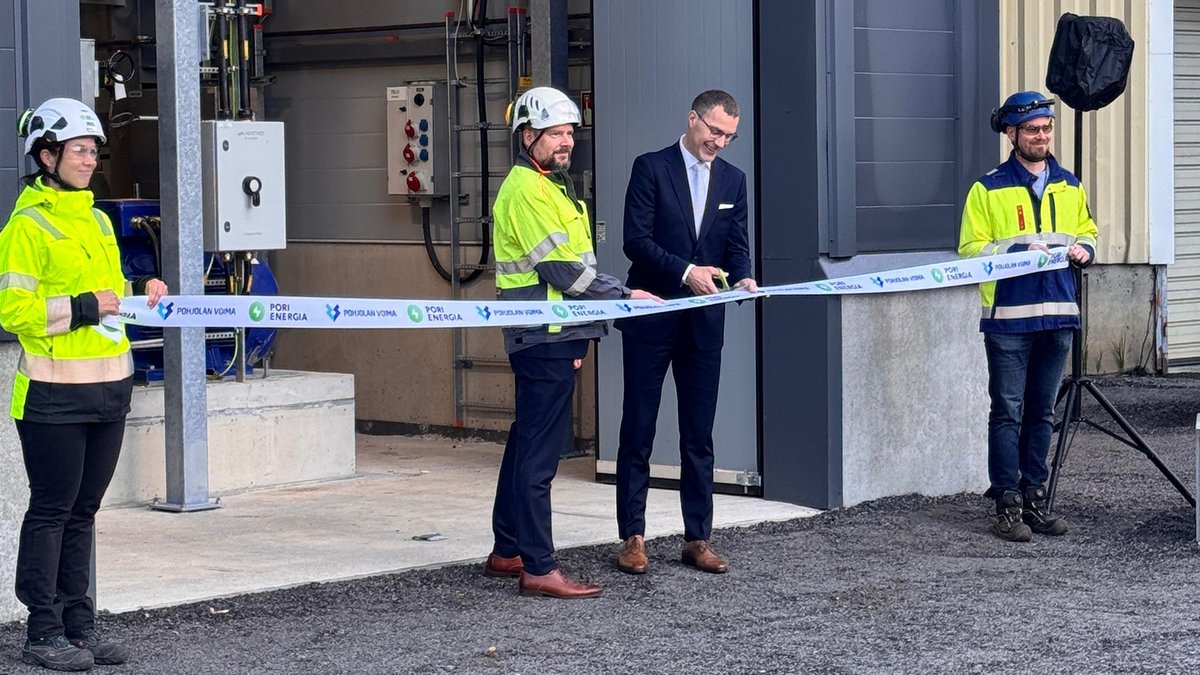 PohjolanVoima's tweet photo. Porin Prosessivoiman sähkökattila valmistui loppukesällä ja vihittiin virallisesti käyttöön tänään. 60 MW:n sähkökattila otettiin tuotantokäyttöön elokuun puolivälissä. Teho vastaa n. 60 omakotitalon lämmitystehon tarvetta. https://t.co/df9SqwKx8r #pohjolanvoima https://t.co/vYWgktcdEu