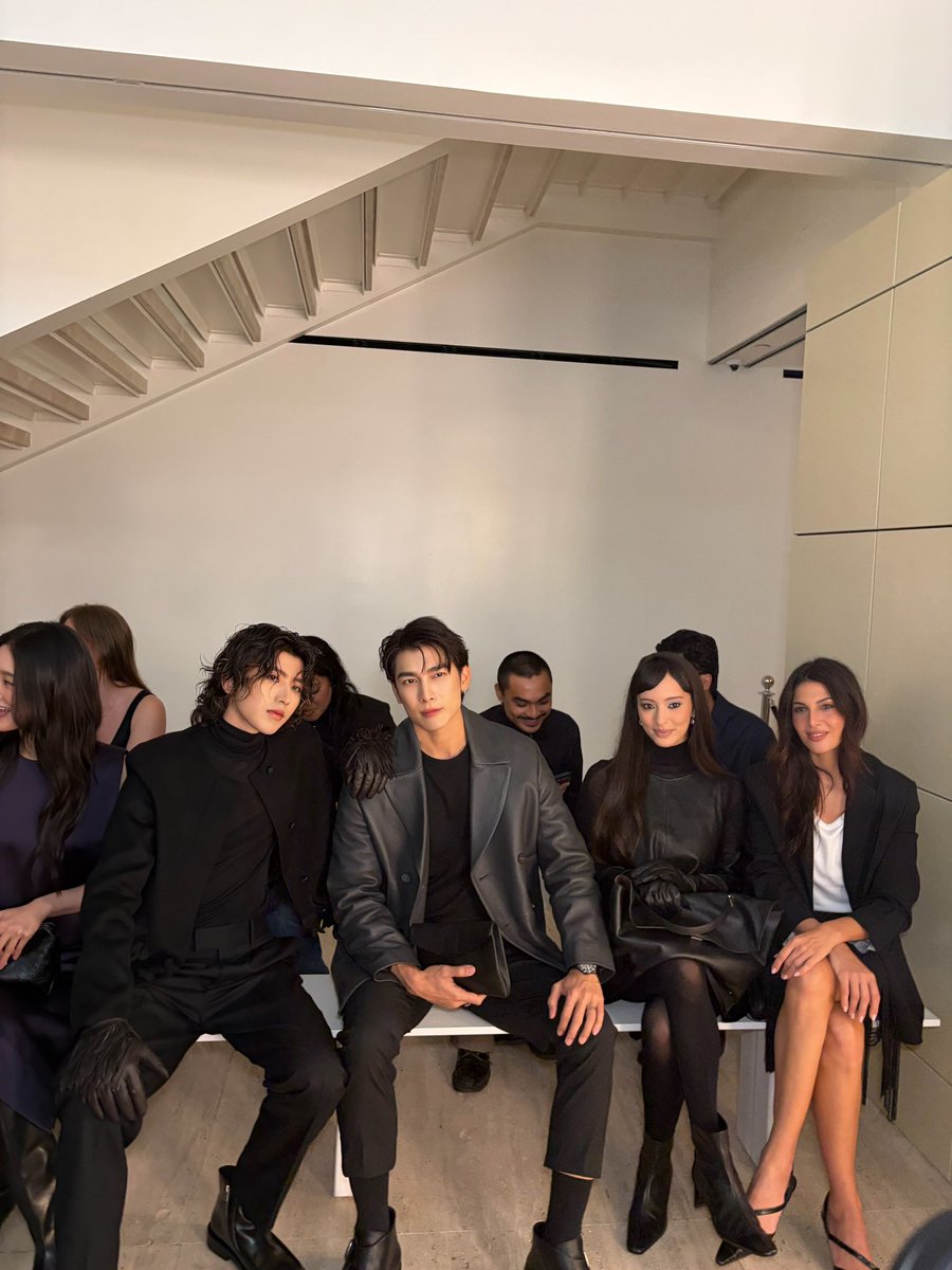 fasttrack_bkk's tweet photo. #MEWinNYFW2026 #100YearsofLeatherxMew #cosAW26xMew #privatepolicyxMew #OneNightRunwayxMew #MewSuppasit https://t.co/3l56e8I62t