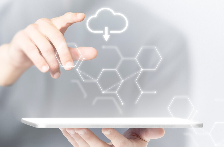 Aniglesa's tweet photo. La CNMC propone reforzar la competencia en los servicios de nube. Su estudio advierte de la concentración del mercado y recomienda mejorar la interoperabilidad, facilitar la portabilidad de los datos y reducir barreras..... https://t.co/KHHVDtxdZT https://t.co/3O8AXUdTHK