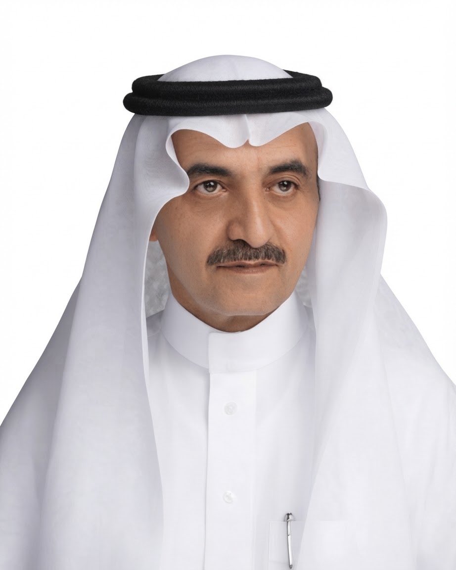 QadahSaudi's tweet photo. #سيرة_ذاتية | أ. د. معدي بن محمد آل مذهب
@UQUPresident 

رئيس جامعة أم القرى، وعضو سابق في مجلس الشورى السعودي. قيادي أكاديمي في مجالات العلوم الإدارية والموارد البشرية والتطوير التنظيمي والجودة في التعليم العالي.

المؤهلات العلمية والتحصيل الأكاديمي:
الدكتوراه في الإدارة العامة من جامعة فيرجينيا بالولايات المتحدة الأمريكية.
الماجستير في الإدارة العامة من الولايات المتحدة الأمريكية.
بكالوريوس العلوم الإدارية (الأول على الدفعة) من جامعة الملك سعود بالرياض (1406هـ/1986م).

المسيرة المهنية والأكاديمية:
رئيس جامعة أم القرى (صدور أمر ملكي بتعيينه عام 1442هـ/2020م، والموافقة على تجديد تعيينه عام 1445هـ/2023م).
عضو مجلس الشورى السعودي في دورته السابعة (1438-1442هـ / 2017-2020م).
أستاذ الإدارة العامة بقسم الإدارة العامة بكلية إدارة الأعمال بجامعة الملك سعود.
عميد كلية إدارة الأعمال بجامعة الملك سعود (1433-1438هـ / 2012-2017م).
رئيس قسم الإدارة العامة بكلية إدارة الأعمال بجامعة الملك سعود (1433هـ/2012م).
عميد كلية العلوم الإدارية والإنسانية بمحافظة المجمعة التابعة لجامعة الملك سعود (1430-1431هـ / 2009-2010م).
وكيل عمادة شؤون أعضاء هيئة التدريس والموظفين للتطوير والجودة بجامعة الملك سعود (1429-1430هـ / 2008-2009م).
مستشار مجلس عمادة الدراسات العليا بجامعة الملك سعود (1428-1430هـ / 2007-2009م).
معيد بقسم الإدارة العامة بجامعة الملك سعود (1406هـ/1986م).

المشاركات والمهام في مجلس الشورى:
رئيس لجنة الإدارة والموارد البشرية في مجلس الشورى لمدة عامين.
نائب رئيس لجنة تطوير أعمال مجلس الشورى.
نائب رئيس اللجنة البرلمانية الثانية في مجلس الشورى.
رئيس وفد مجلس الشورى الرسمي إلى جمهورية إيرلندا.

المصدر | https://t.co/cu0HLqkHLD