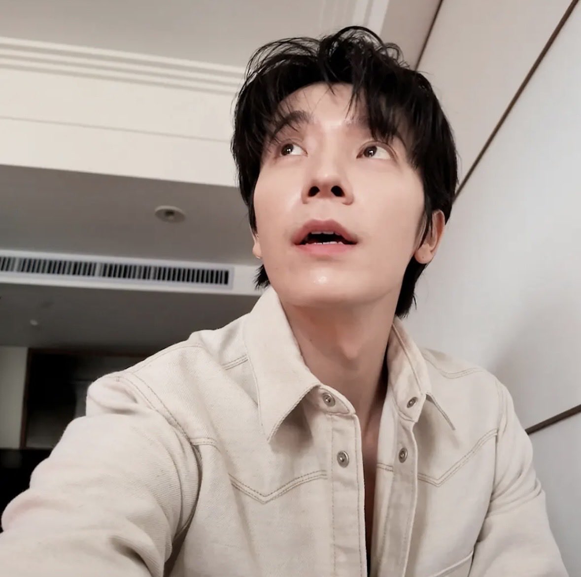 ShaleHaeHae's tweet photo. #DONGHAE #동해 YouTube Update

🐯: Hello, this is Donghae :)

It was so nice to meet you all over the two days this weekend. ^^

This week will be the regularly scheduled break, hehe.

Let’s wrap up September well, and I’ll see you all next week through a video!! https://t.co/dAylH9ltJZ
