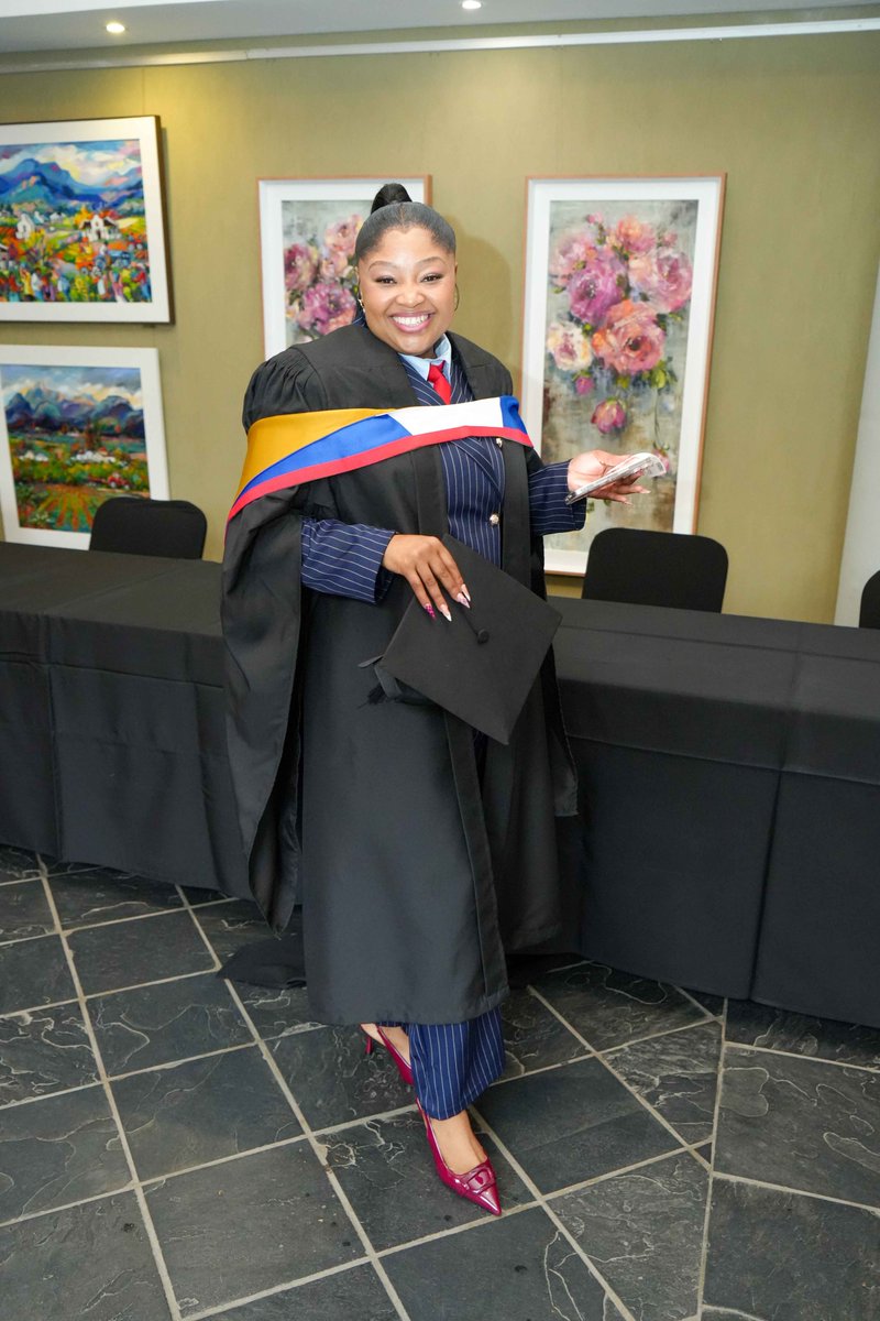 REGENT_BSchool's tweet photo. Caps, gowns and a little main-character energy. 🎓📸

#TeachingDifferently #RBSGrad2026 #RegentBusinessSchool https://t.co/Jd7rWSV6Nf