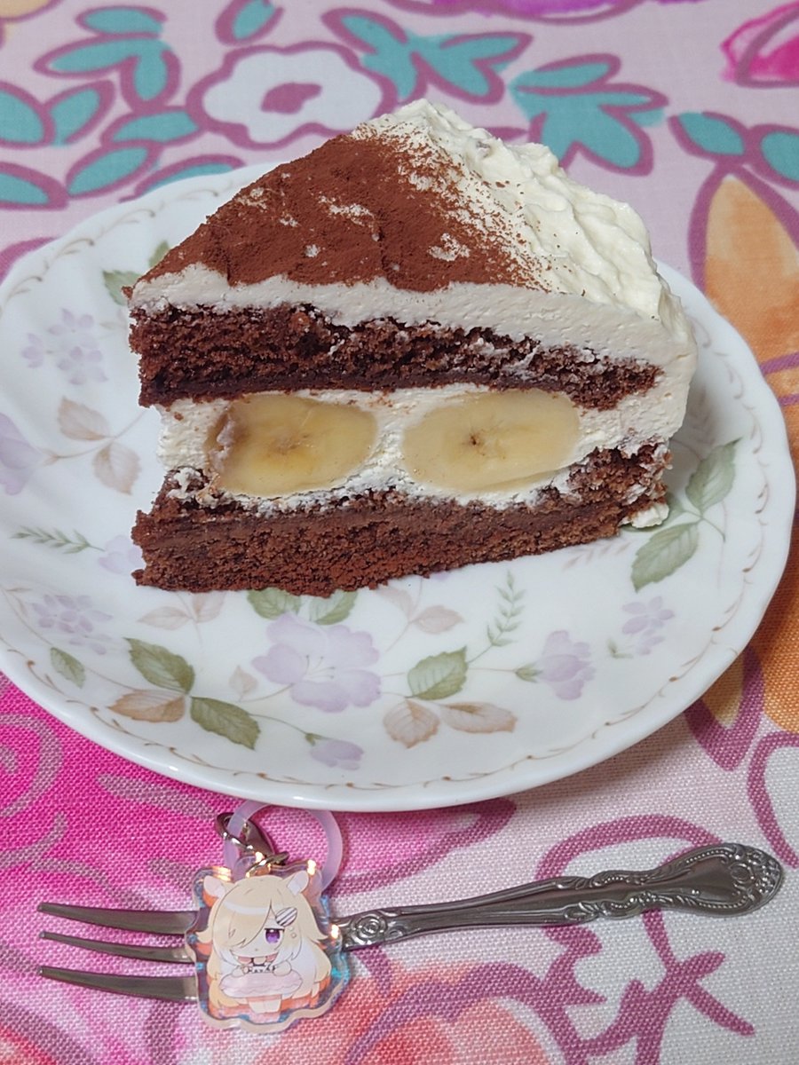 NPCkeiniisan's tweet photo. 毎月ケーキ作って食べてるけど、こういうケーキが一番喜ばれる！
#森羅万象制作部活動報告 https://t.co/Lcr4ycmsxM