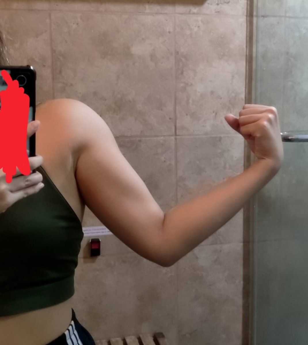 ellaisavava's tweet photo. Motivation ko nalang sa gym ay maakit si Por balang araw gamit biceps ko. Pwede mo rin po pisilin to @porsuppakarn

#TeeteePor
#porsuppakaran 
#bltwt https://t.co/k7hI6XoTIM
