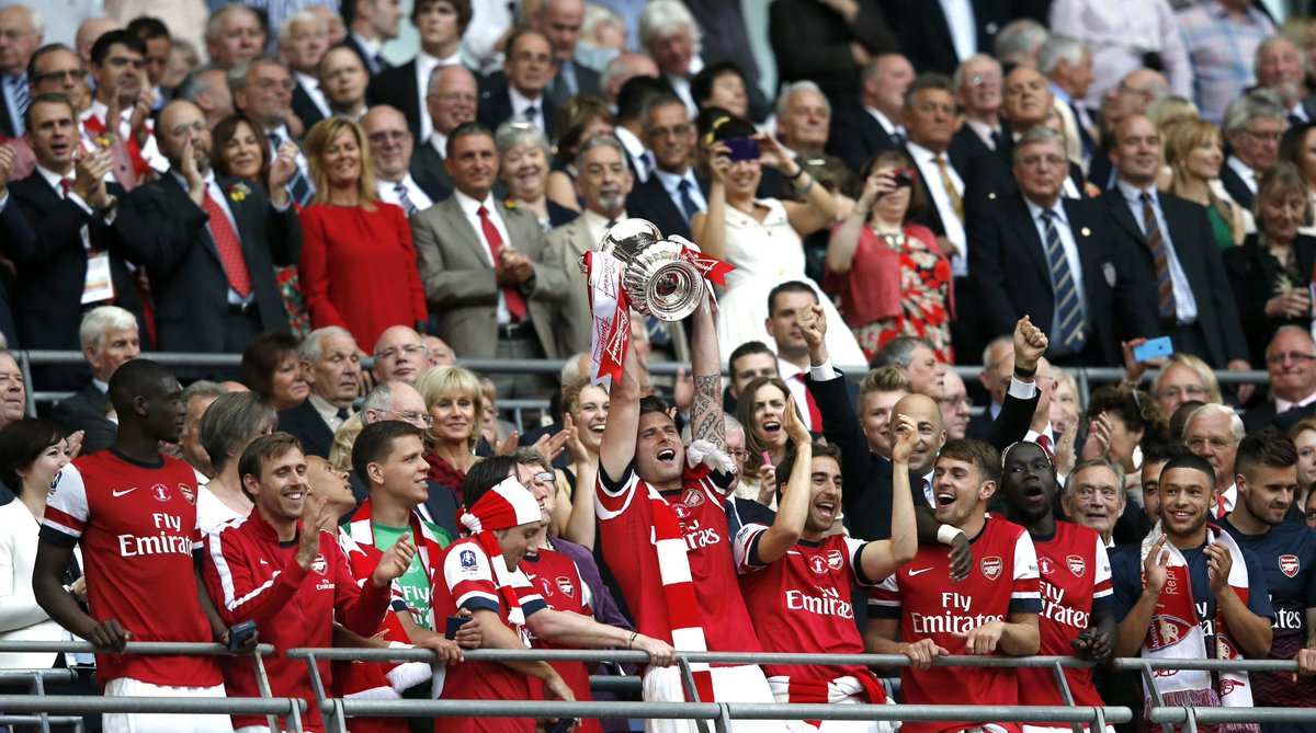 HighburyCentral's tweet photo. Years of competing at the highest level. Years of standing tall.

Arsenal fought for glory without compromising their principles.🏆

Class. Integrity. History. Some things are bigger than trophies. 🔴⚪️

#Arsenal #AFC #PremierLeague #PL https://t.co/v0bnajOIIr