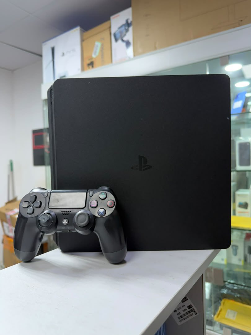ITgadgetsng's tweet photo. Ps 4 sim with 1 pad &amp; 9online games
* Fc26 
* ⁠efootball
* ⁠Grand Theft Auto
* ⁠Horizon Chase Turbo Demo
* ⁠Batman
* ⁠Dead or Alive
* ⁠Life is Strange
* ⁠Mortal combat
* ⁠Resident Evil Revelations 2
N240,000 https://t.co/UzqbFHCDdC