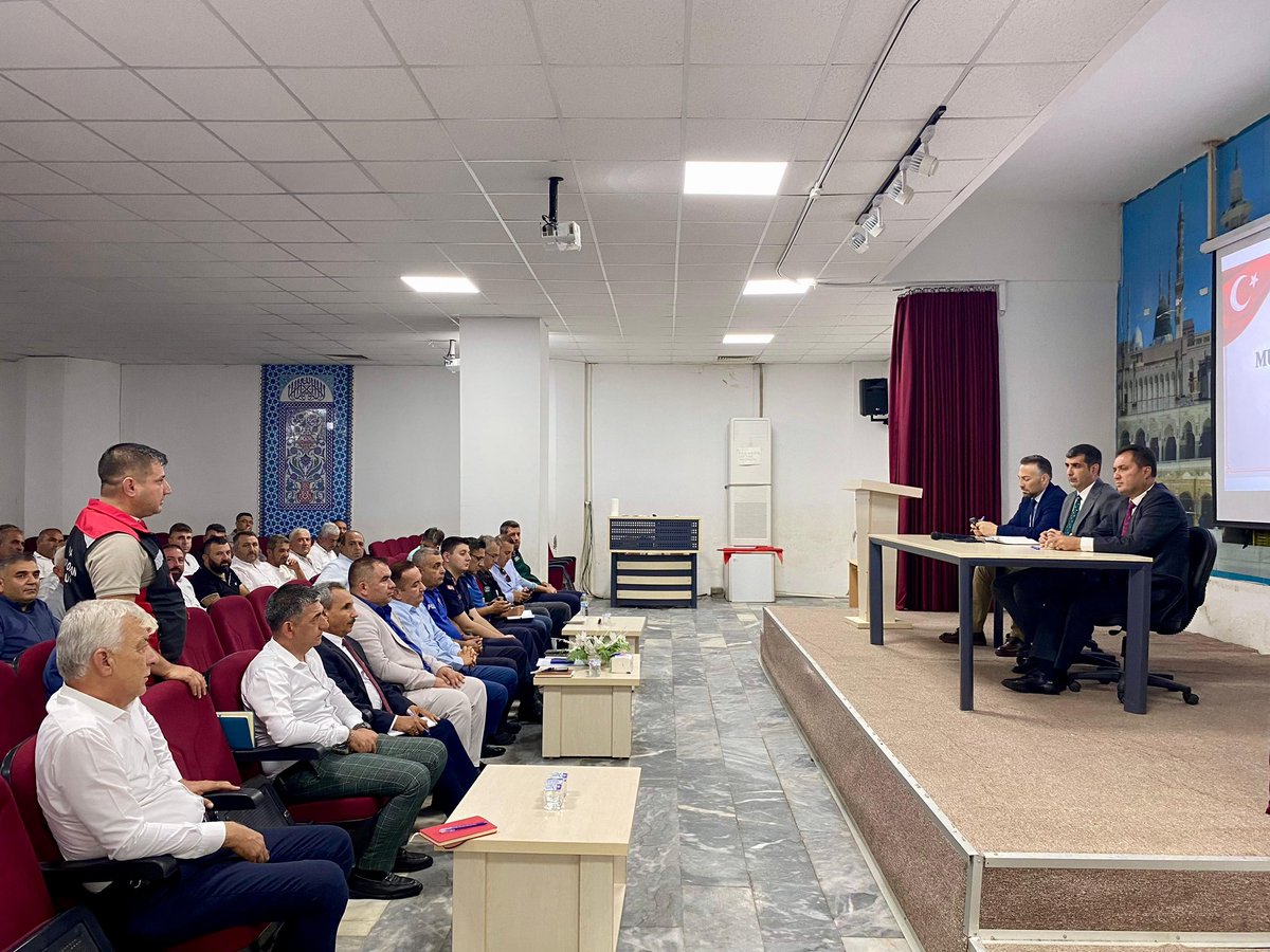 ImamogluKay's tweet photo. Kaymakamımız Sn. İbrahim ŞENKON Başkanlığında, Birim amirlerimiz ve muhtarlarımızın katılımıyla Muhtarlar Toplantısı gerçekleştirildi. https://t.co/lRgzB9KdIC