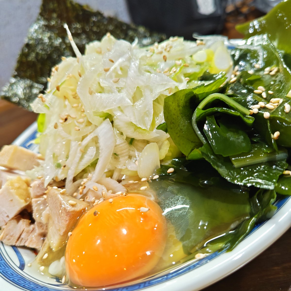 jyuJyFzFhi3Fn6t's tweet photo. ラストサマータイガー
「トラショ」味ネギワカメ増し
胡麻油の風味良く、こーじ君愛情盛りの葱の辛味、ワカメの磯感、しっかりと〆られた🐯麺
最高でーす
また来年、新店舗で👋
ご馳走様でした!
#ゴールデンタイガー #TKM #ラーメン https://t.co/elZnRSq4fZ
