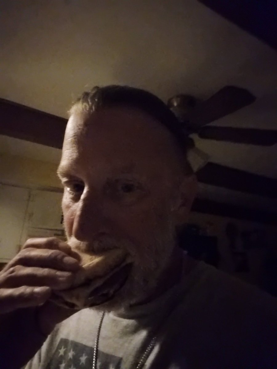 homick_michael's tweet photo. Good Wednesday morning  yeah I know. Not a healthy breakfast https://t.co/W8vzECWDnM