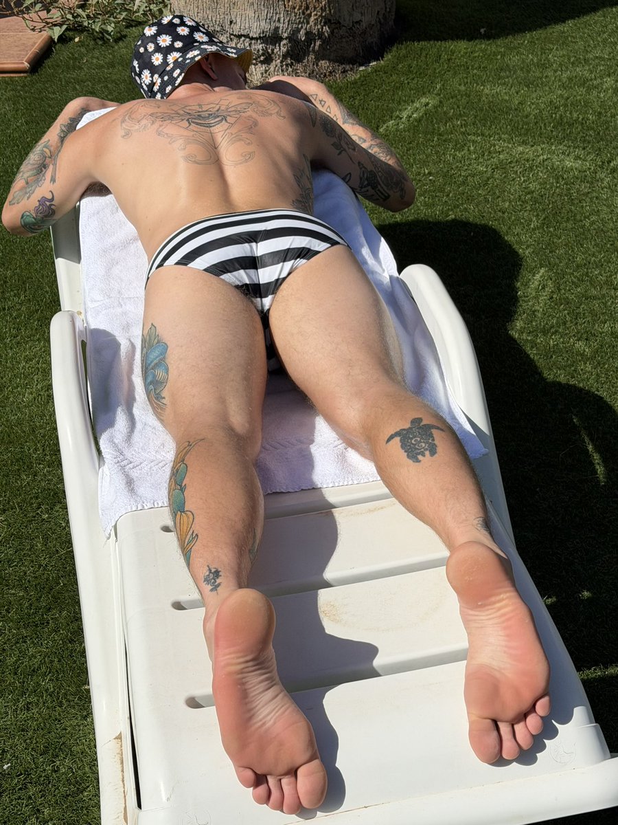 TattInTheHat's tweet photo. Sunnyyyy https://t.co/on3JWjo0xK