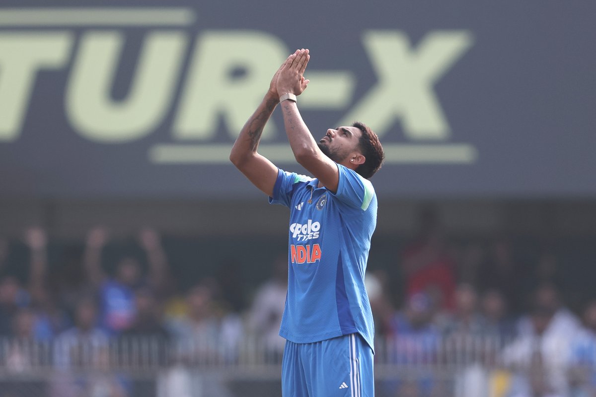 tryb_all's tweet photo. Campbell's gone, but what a knock! ☝️

John Campbell falls for a brilliant 101 off 68 balls: 9 fours, 5 sixes, a strike rate of 148.53. Gurnoor Brar strikes and Naman Dhir takes the catch.

India finally break through, but West Indies are well set.

WI 147-2/2 (18.1 ov)

Photo Courtesy - BCCI, X

#INDvWI #JohnCampbell #GurnoorBrar #TeamIndia