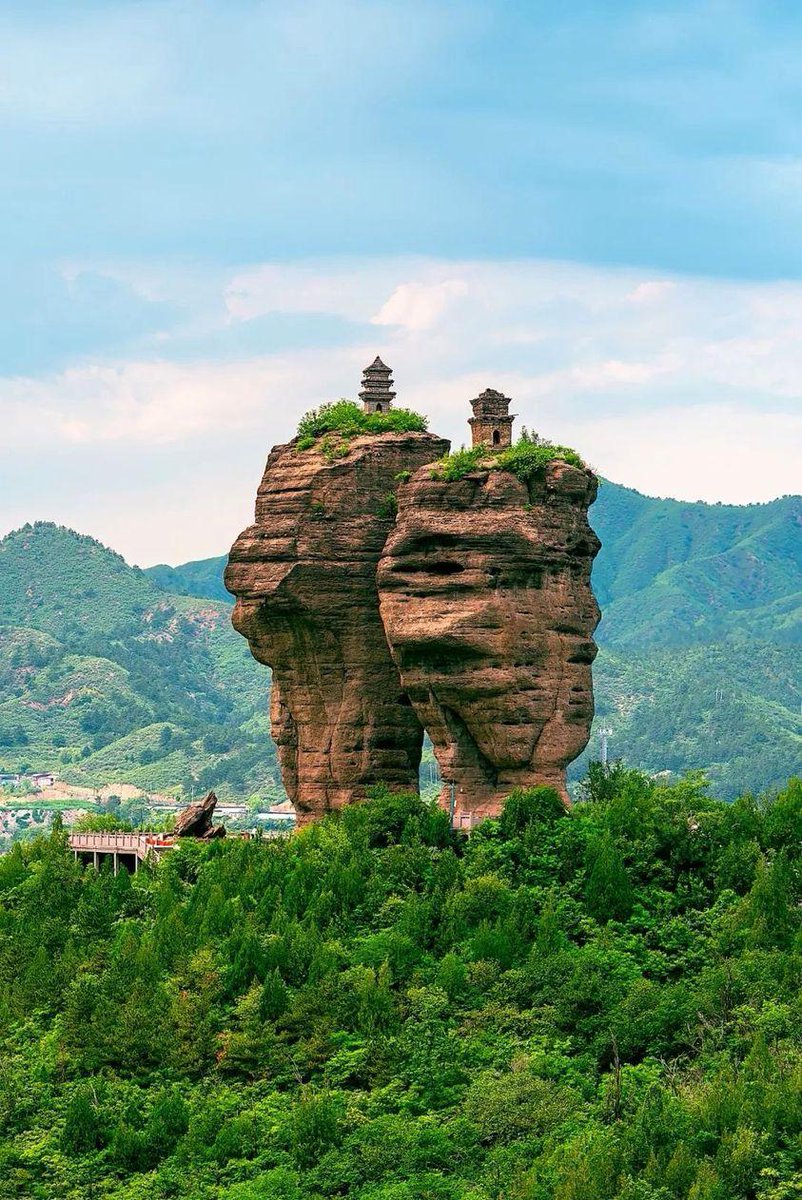 anslv8135's tweet photo. [Standing at the peak of Ran Mountain, weighing the charm of nature and oh how wonderful it is!] https://t.co/gDsjxlBGgh