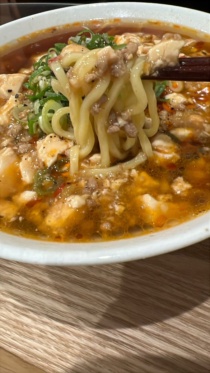 Toco_smith's tweet photo. 今日のご飯は昨日の麻婆豆腐を使って、麻婆ラーメンだよ。
#晩ごはん　#自炊　#夜ご飯　#ごはん記録 https://t.co/s30DgWyNV2
