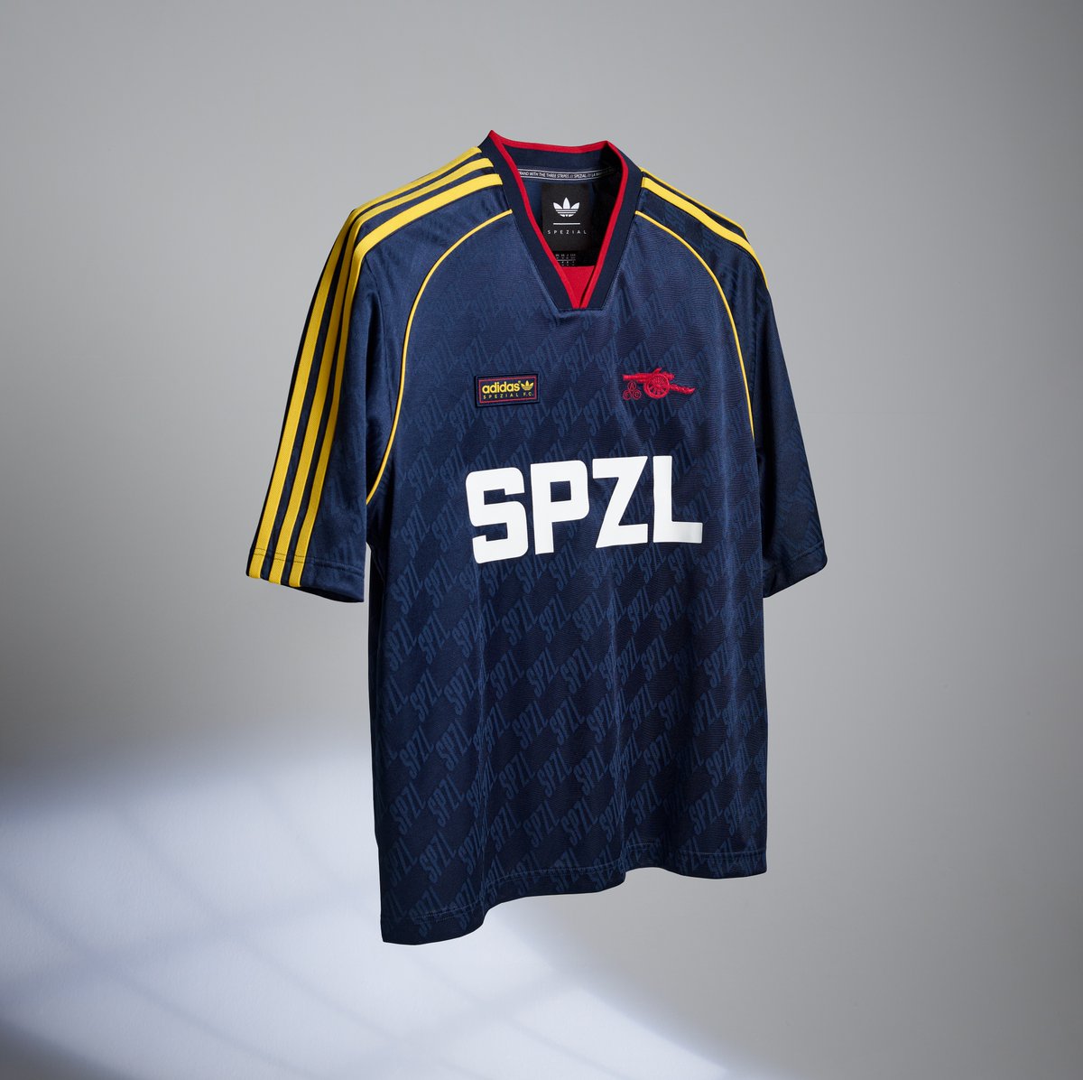 Arsenal's tweet photo. Culturally credible. 

Our SPZL collection is available online at Arsenal Direct and in-store 🛒 

🤝 @adidasfootball
