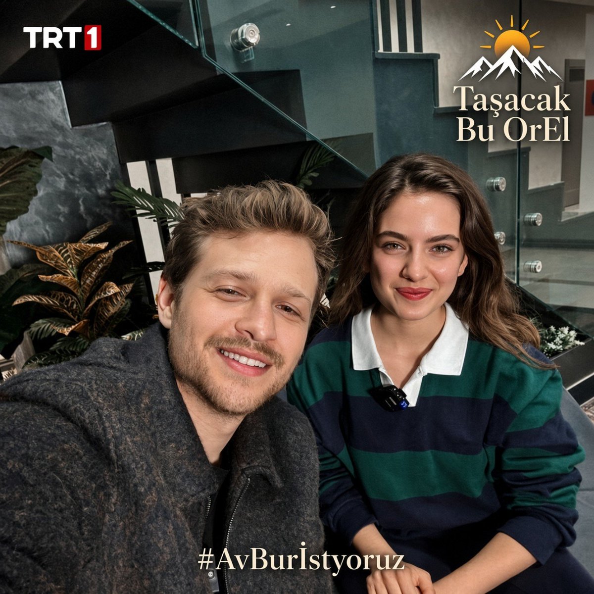 tasacakbuorel2's tweet photo. Arkadaşlar, gelin hep birlikte tek yürek olalım.
Madem dizi Furtuna ve Koçari aileleri arasındaki düşmanlık ve aşk hikâyesi üzerine kurulu, neden Ava ve Burak’ı birlikte göremiyoruz?

Biz burada ikisi için varız. En doğal hakkımız da ikisini yan yana görmek

#AvBurİstiyoruz https://t.co/d9SsgRjqh8