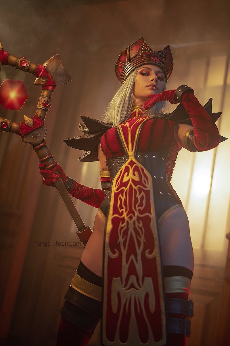 NargaLifestream's tweet photo. ❌Alliance 
❌Horde
✅Scarlet Crusade 

Sally Whitemane cosplay by me https://t.co/ENkkC9LWrB