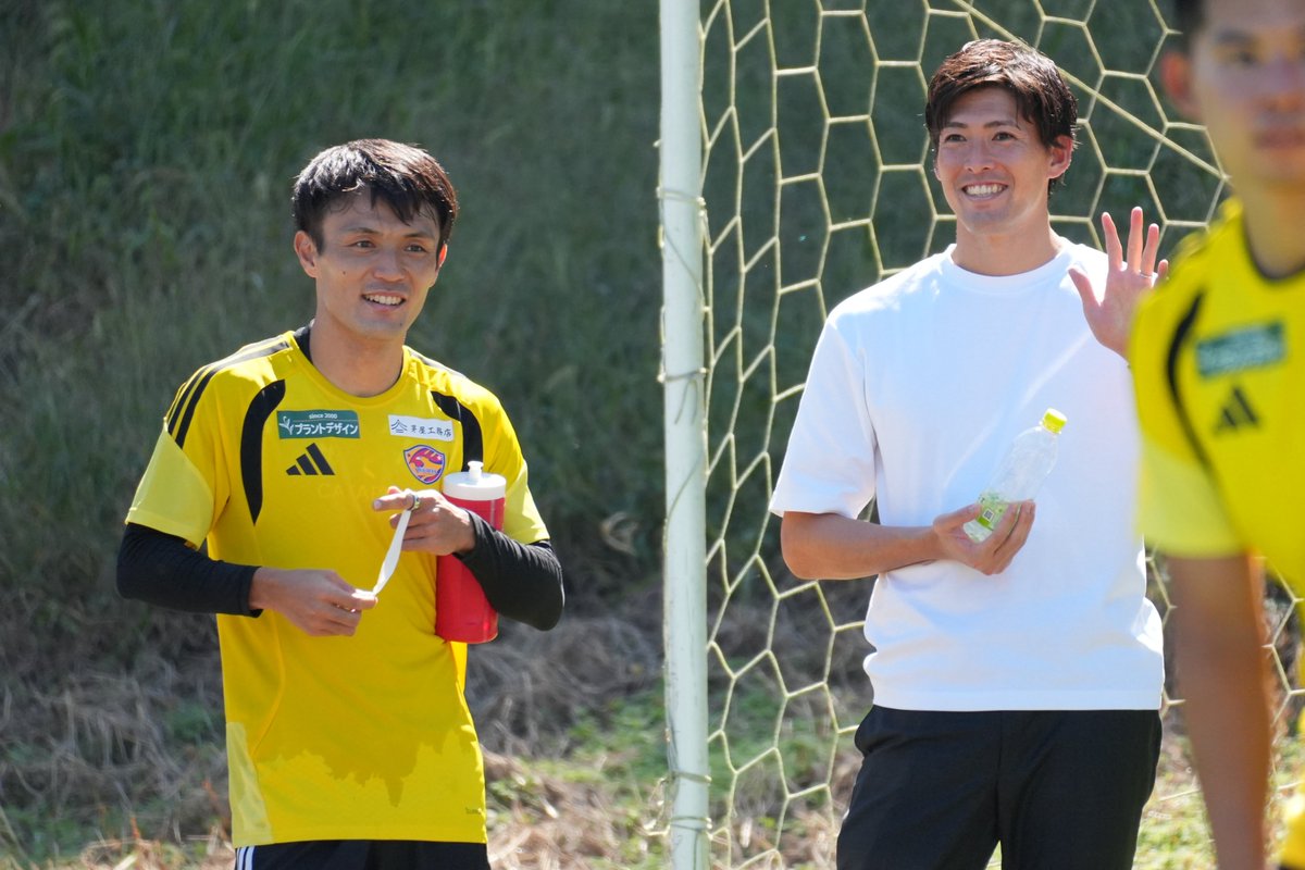 vega_official_'s tweet photo. Today's training photos EX📸
先日、現役引退を発表された杉本大地さんがごあいさつに☺️✨
🦅NEXT MATCH
⚔️明治安田J2リーグ 第9節
🆚ジュビロ磐田
🗓10/4 SUN 15:00
🏟️ユアテックスタジアム仙台
📱特設ページ
🔗https://t.co/iwsI7sNoFN

#VEGALTA #BREAKTHROUGH_未来を切り開け https://t.co/CWGmaWlJAL