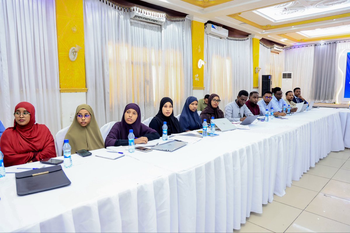 MoIFARSomalia's tweet photo. The Ministry of Interior, Federal Affairs and Reconciliation convened a knowledge sharing session in Mogadishu on fiscal decentralisation across the Federal Government, Federal Member States and local governments, focusing on how responsibilities, resources and coordination can be better aligned to support effective public service delivery.

Opening the session, Director of Local Government Development and Decentralisation Yahye Omar Hersi highlighted the importance of a transparent, equitable and accountable fiscal system, emphasising that decentralised responsibilities must be accompanied by adequate resources. Strengthening this alignment is central to building capable local institutions, improving coordination across levels of government and enabling more reliable services closer to communities.