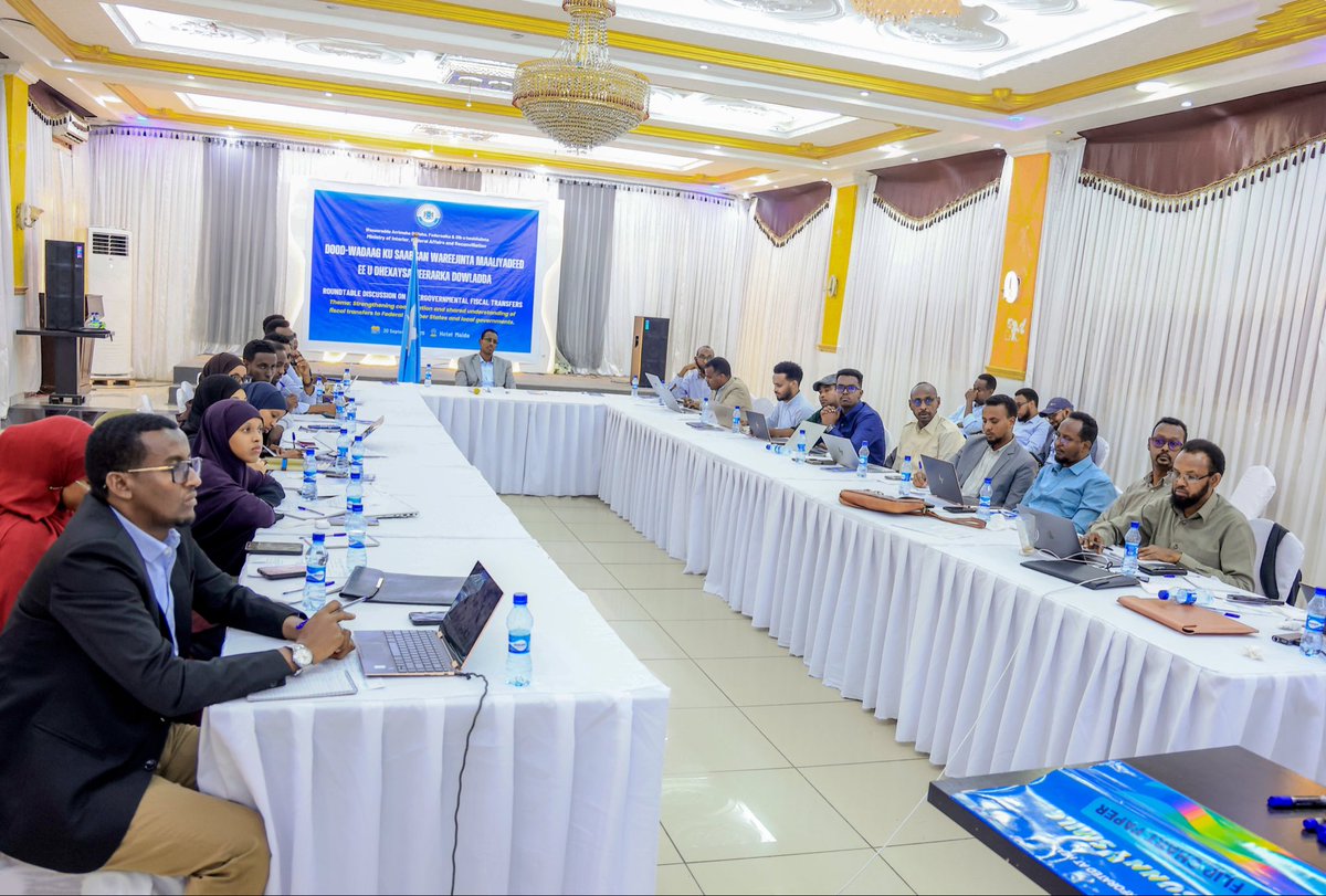 MoIFARSomalia's tweet photo. The Ministry of Interior, Federal Affairs and Reconciliation convened a knowledge sharing session in Mogadishu on fiscal decentralisation across the Federal Government, Federal Member States and local governments, focusing on how responsibilities, resources and coordination can be better aligned to support effective public service delivery.

Opening the session, Director of Local Government Development and Decentralisation Yahye Omar Hersi highlighted the importance of a transparent, equitable and accountable fiscal system, emphasising that decentralised responsibilities must be accompanied by adequate resources. Strengthening this alignment is central to building capable local institutions, improving coordination across levels of government and enabling more reliable services closer to communities.