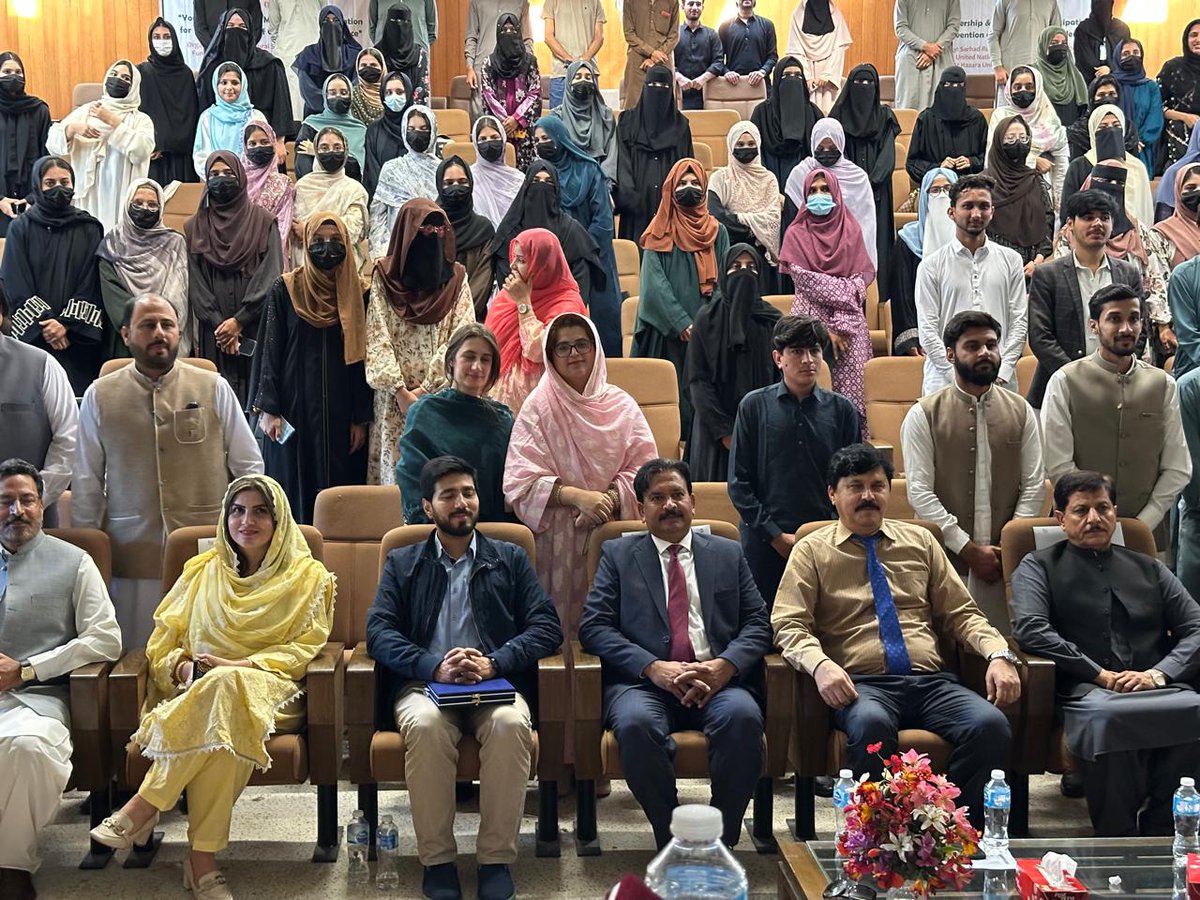 yomansehra's tweet photo. Youth Leadership &amp; Meaningful Participation for the Prevention of Gender-Based Violence
نوجوانوں میں قیادت اور بامعنی شرکت کے فروغ کے لیے ایک روزہ سیمینار کا انعقاد ہزارہ یونیورسٹی مانسہرہ میں کیا گیا، جس کا موضوع صنفی بنیاد پر تشدد کی روک تھام تھا۔ https://t.co/U4h8EkUfC0