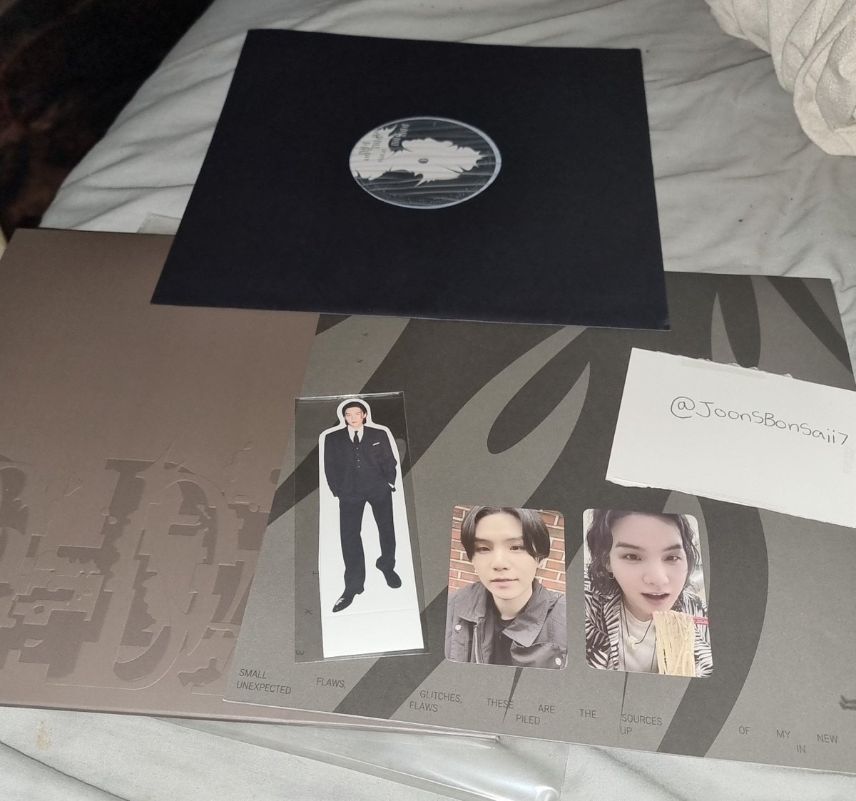JoonsBonsaii7's tweet photo. 🌟 AGUST D 'D-DAY' VINYL GIVEAWAY! 🌟

​🌐 WORLDWIDE (Huge thanks to @ILYbangtan_3 for sponsoring &amp; covering global postage! 💜)

​To enter:
1️⃣ Follow me &amp; @ILYbangtan_3
2️⃣ Like &amp; RT
3️⃣ Reply with your FAV Yoongi photo! 📸
​🗓️ Ends Oct 20th

​#BTS #BTSGiveaway #Yoongi #AgustD https://t.co/lFOxXiOyXp