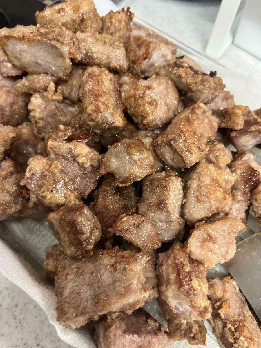 codamadesuka's tweet photo. 義理の姉に鮪を大量にいだだいたので、半分竜田揚げに、半分は南蛮漬けに。
ほかにもいろいろ作った。
ハッピーセットのちいかわもらった。 https://t.co/wMzQniZ0YK