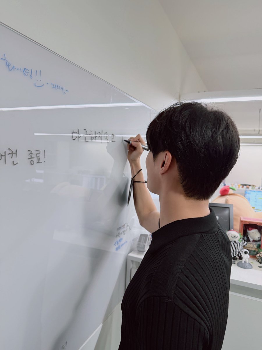 Junsu_PALMTREE's tweet photo. 대표님 훈화 말씀

#김준수 #KIMJUNSU #金後秀 
#XIA #XIA준수 #ジュンス https://t.co/i4NbeD473I