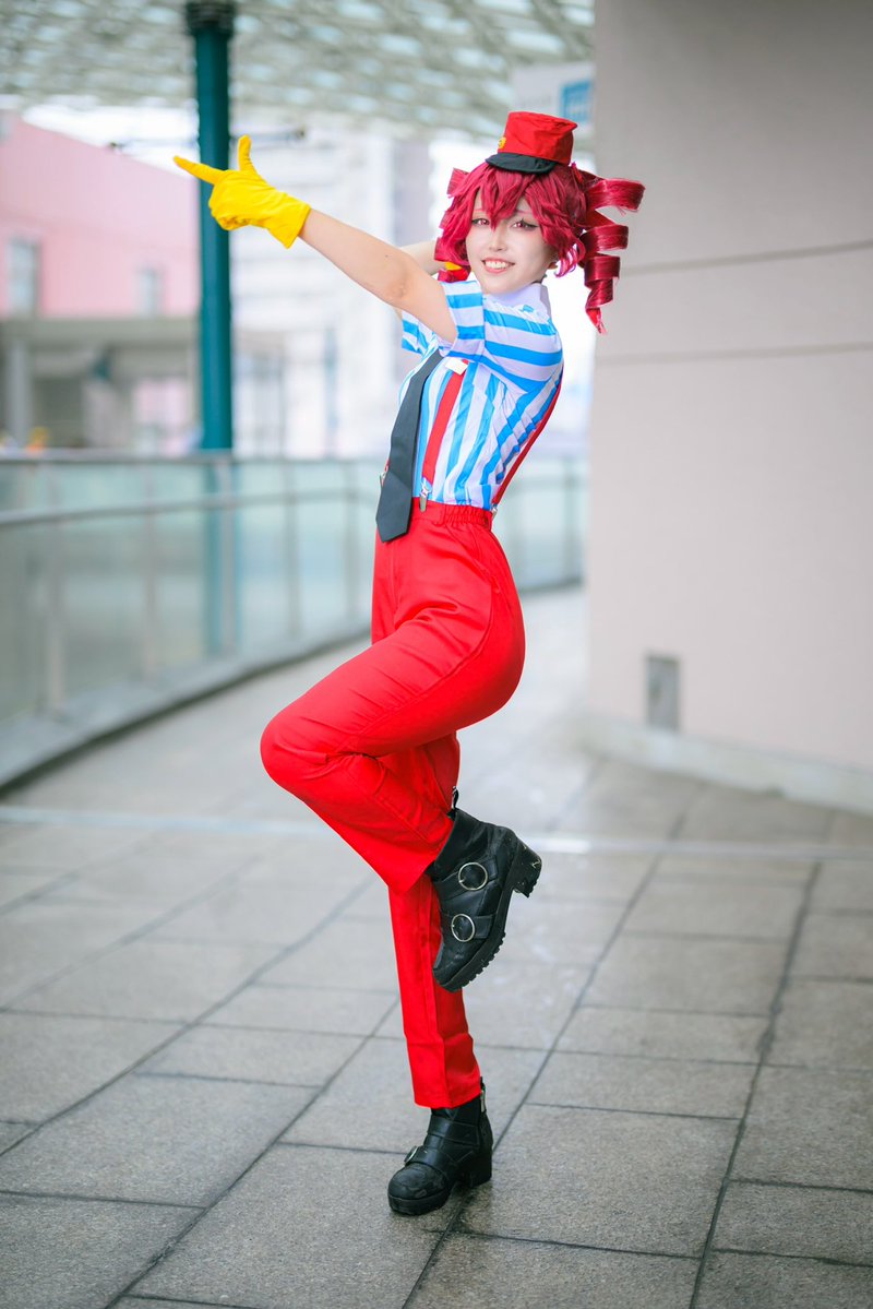 Ss3_p0nS's tweet photo. Cosplay / 重音テト

「現実を直視しすぎると失明しちゃうんだ!」

#重音テトコスプレ #オノミチフェスタ2026 #メズマライザーコスプレ https://t.co/lwg3jhfoKI