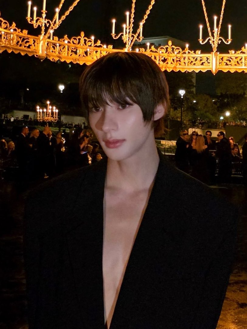 urmyantinitonny's tweet photo. สำหรับชั้นแอนตันไม่ได้ถูกจำกัดความงามไว้ในมิติเดียวอ่ะ ฮีหล่อ สวย น่ารัก เป็นทุกอย่างได้ทั้งหมดและสามารถเป็นพร้อมๆกันได้ ฮี balance ความ feminine กับ masculine ได้ดีมาก การตามแอนตันเลยสนุกมากได้ลุ้นลุคฮีไปในแต่ล่ะวัน ซึ่งชั้นก็ชอบทั้งหมดนั้นแหละ ฮีหน้าตาดีมากจริงๆหน้าหวานยิ้มสวยแต่ก็ดูหล่อในคนเดียวทำได้ไง ลูกรักพระเจ้าจริงๆ