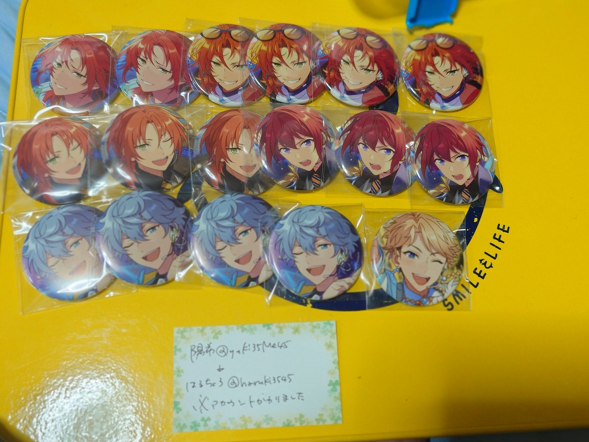 haruki3545's tweet photo. 【交換/譲渡】あんスタ　あんさんぶるスターズ!!　コレクション缶バッジ

譲⇒写真1〜4
求⇒同種異種ジュン/日和/千秋>>定価

☆5⇔☆5の交換優先ですが、☆4⇔☆5も交換可(比率違い要相談)

☆5譲渡は任意☆4お迎え希望 https://t.co/2PPmOhNyaw