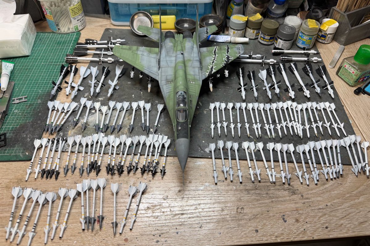 mig31_fox's tweet photo. エースコンバットで自機が搭載しているミサイル可視化するとこんな感じになります() https://t.co/KRqDZrZDW6