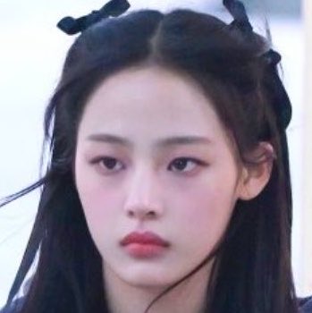 KimGaramHQq's tweet photo. @moshimiie @sunooeyess ouuu I personally would HATE to look like this even with makeup on but you do you love🌝🌝🌝 https://t.co/t2P7nFTI7O