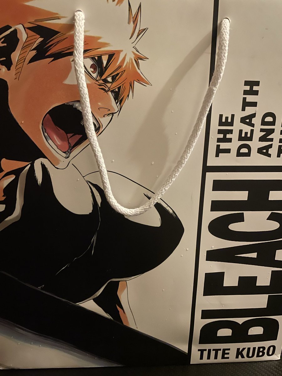 Enryu_ka's tweet photo. Aujourd’hui c’est #BLEACHㅤㅤ 

Vraiment sympa la nouvelle édition deluxe ⚔️ https://t.co/lRkWBLHPRb