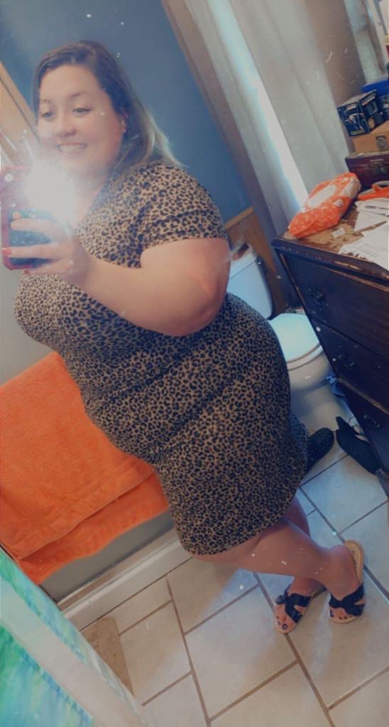 queenSnowBlues's tweet photo. Body like a back roaaad https://t.co/WsgEkSfP5l