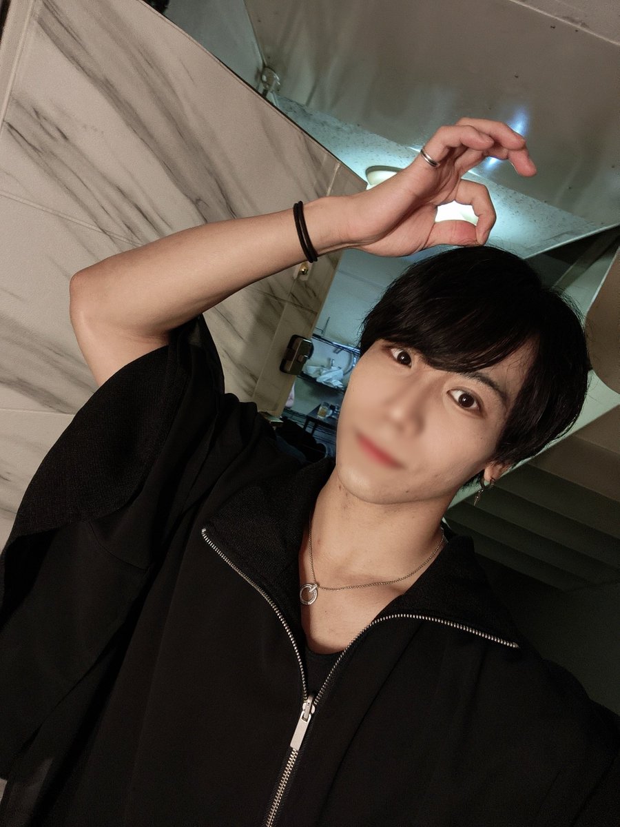 kento_noah_v3's tweet photo. BAR来たよんよん💕 https://t.co/Vw3zxR4ikL