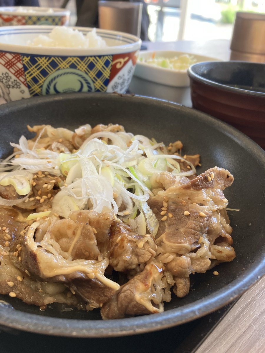 cyopako777's tweet photo. 𝐖𝐞𝐝𝐧𝐞𝐬𝐝𝐚𝐲☀️

おっちゅー！
    
吉野家ᴸᵘᴺᑦᴴ𖥣𖥣
      
ねぎ塩牛カルビ定食🥢 https://t.co/REeVD9iDhs
