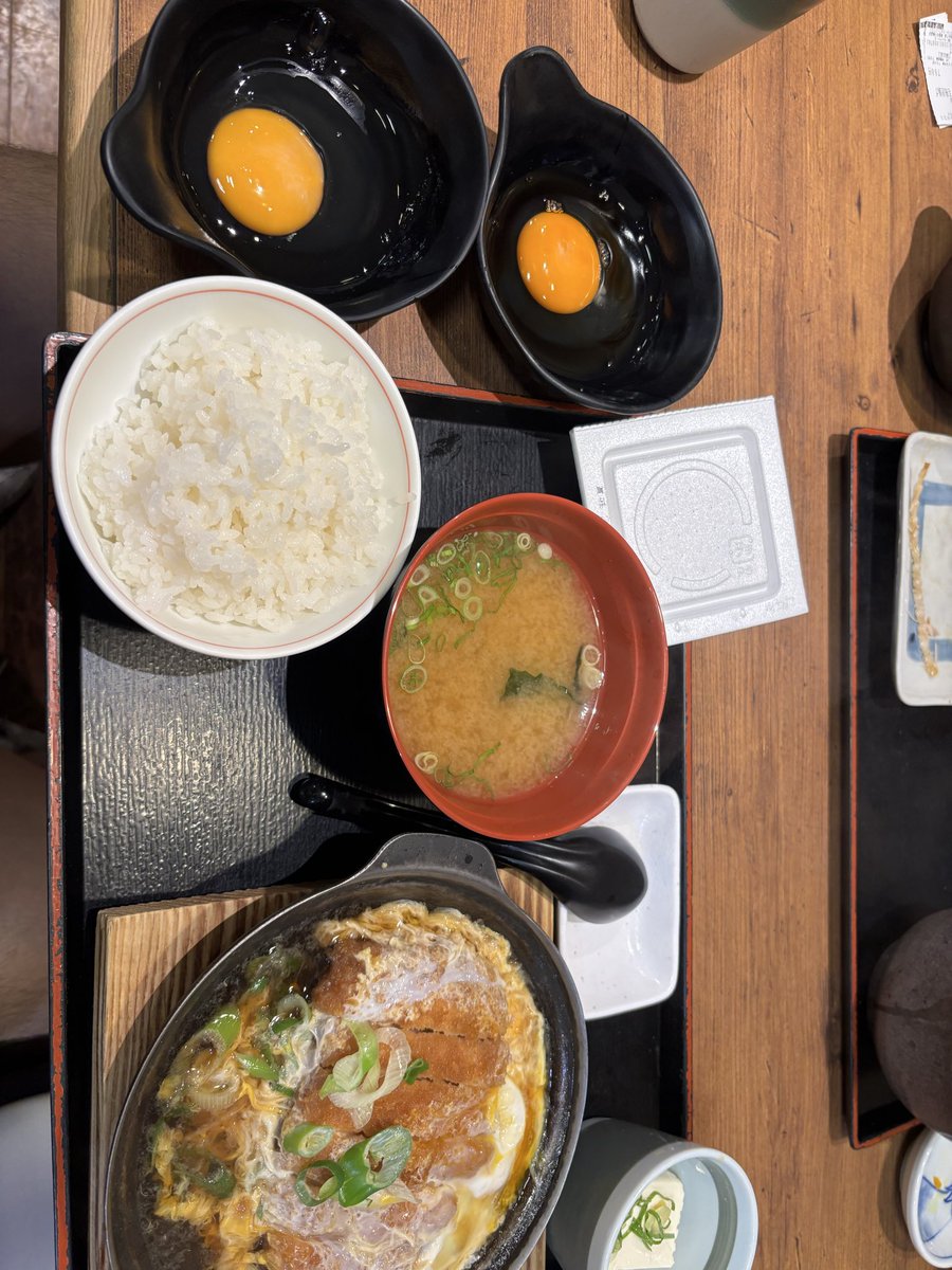 datsushoshaman's tweet photo. 9/30
背中と定食
背中って目に見えないから難しい
未来も見えないから、ライフプランニング難しい
けど見えないからこそ、未知の楽しさがある
体重開始64から67近くまでUP
#筋トレ
#男磨き
#継続
#こつこつが勝つコツ https://t.co/VSz1EAjN0A