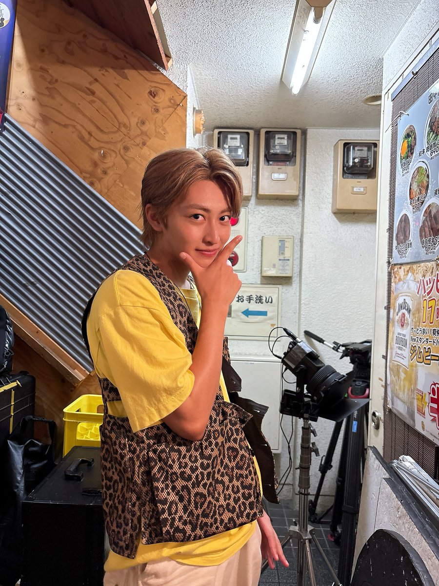 hinoyusuke63's tweet photo. お調子者で親のスネかじりのスネ役で出演させて頂きました

茶髪です

初めて参加させていただいた作風でしたが同世代のみんなに刺激を貰えてとても楽しかったです！！！

あんな日野やこんなヒノが見られるのでぜひ！

めちゃおもろいと思います笑笑 https://t.co/Wz4GVzSamS