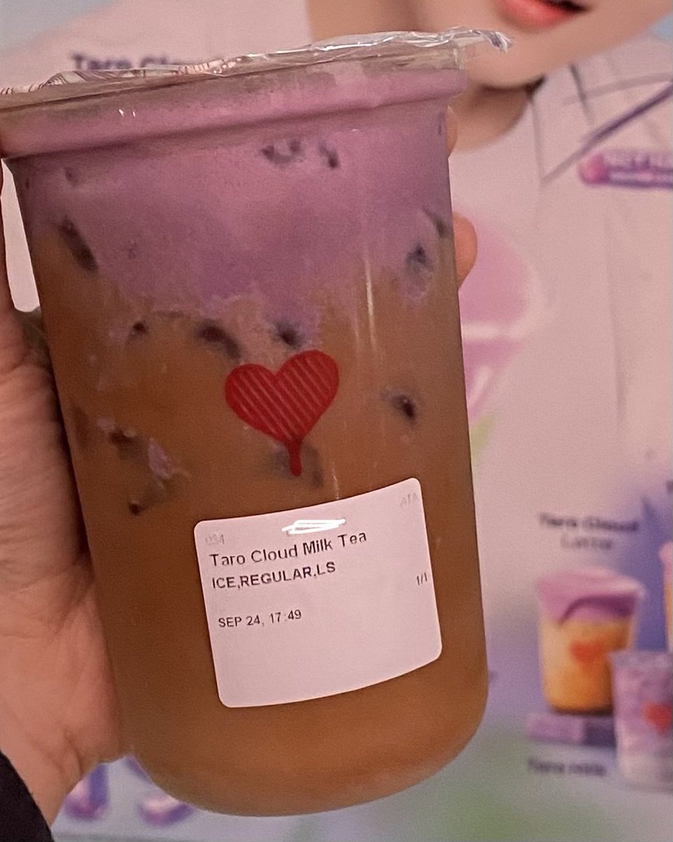 nengresign's tweet photo. Abseennn adik-adikk. Siapa yang udah cobain Kopi Kenangan x NCT Haechan Purple Cloud Series? Aku udah cobain Taro Cloud Milk Tea 🧋 https://t.co/0zzv5hclpf