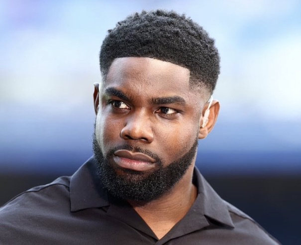 TouchlineX's tweet photo. 🚨🗣️ 𝗡𝗘𝗪: Micah Richards says he is DEVASTATED by the verdict against Manchester City:

“I’ve been at that club since I was 14 years old. I would DIE for that club. I achieved my dream at Manchester City.”

“To hear these reports, absolutely DEVASTATING.”

“I feel saddened, I feel ANGRY, I feel a little bit confused.”

“If Man City do the appeal and they get off, it’s still going to be TARNISHED. And if they’re found guilty after the appeal, what happens then?”

“There are NO WINNERS in this.”