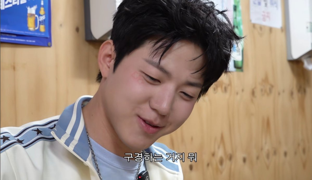 dowoonosaurus's tweet photo. 도운이 별찍은거 모기물린것 같다는말 뭔지알거같아 
산모기한테 물리면 저렇다고 물론 별모양은 아니지만ㅋㅋ https://t.co/vVVeu6AP5A