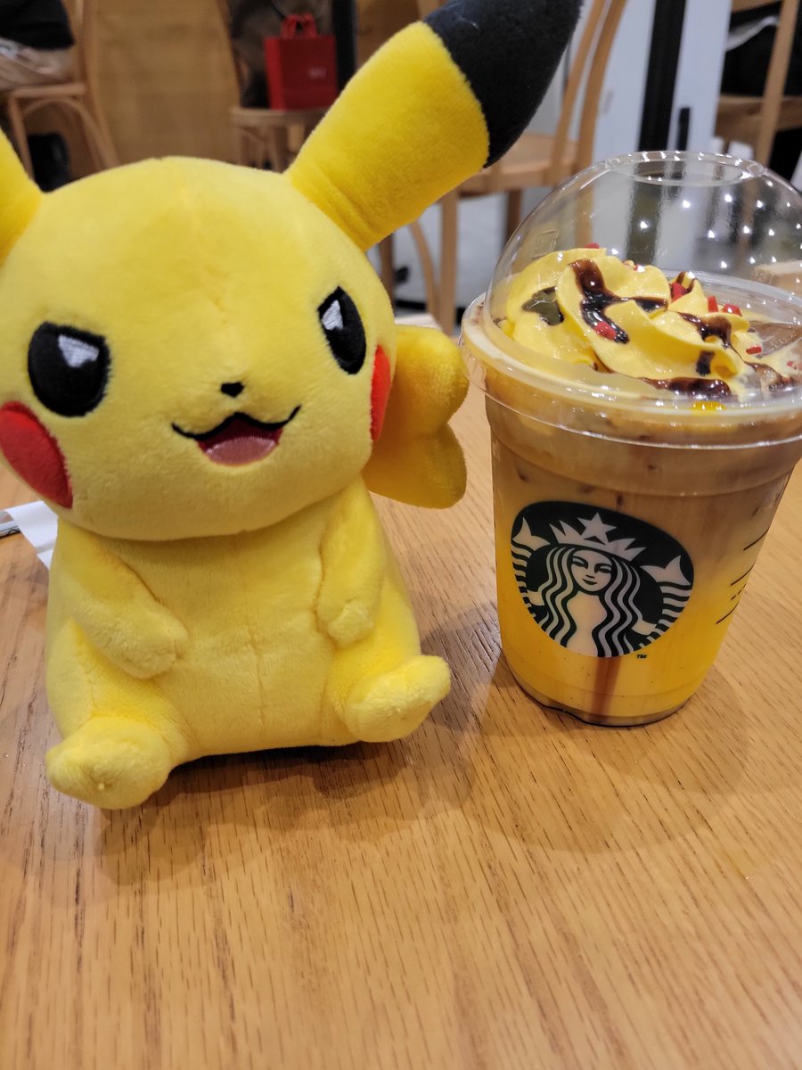 yukicd's tweet photo. オンラインは敗北したしステッカーは枯れてて悲しみ🥲
ラテは美味でハピナス🥰 https://t.co/bWXxe2j2iC