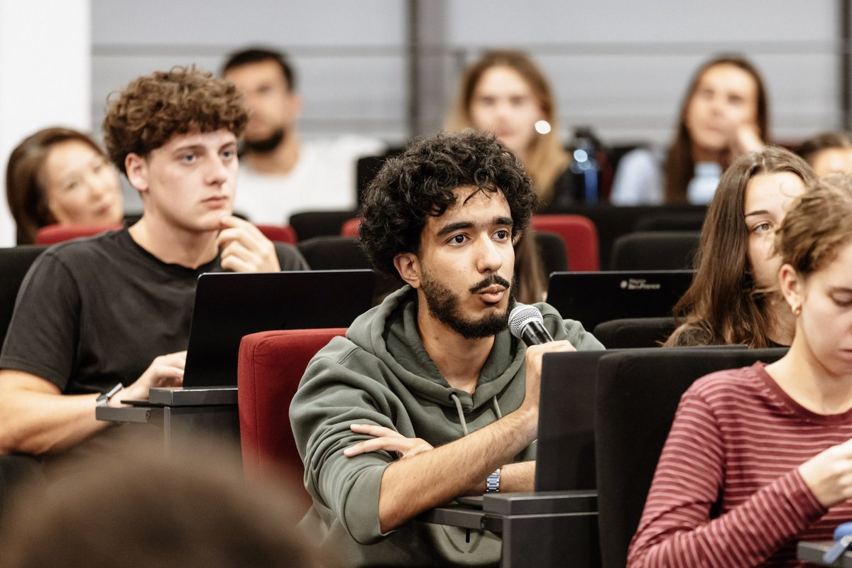 SKEMA_BS's tweet photo. [ACTUALITÉ 🚀] Le 28 septembre, Jean-Philippe Courtois (SKEMA 1983), ancien EVP de Microsoft, était sur le campus Grand Paris pour une masterclass autour de son parcours, des transformations technologiques et des enjeux de l’IA. Détails : https://t.co/Op5pAwCGz9 #WeAreSKEMA https://t.co/gRE3TDpzSI