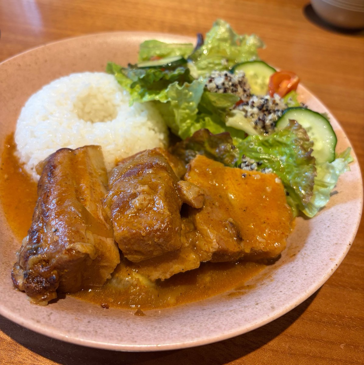 camelliapom2018's tweet photo. 9/30(水)
朝体重　48.8㎏（当初56.5kg-7.7㎏）
朝　たんぱくリッチ、バナナ🥯、🥝、☕️
昼　アドボライスプレート
15時半　フィナンシェ
18時　刺身三種、ハイボール、🍺

たまに早く上がれた日はね https://t.co/5bUQxmUEon