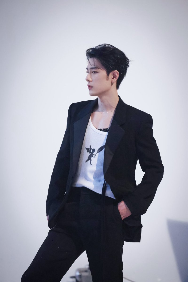 xiaofeixia_id's tweet photo. 260930 Xiao Zhan Studio Weibo Updated

Di dunia 《异想天开》 (Yi Xiang Tian Kai), masih ada beberapa cuplikan eksklusif yang belum pernah kamu lihat.

#XiaoZhan #XiaoZhanWorlfOfWhimsicality https://t.co/niWeHbqiKb